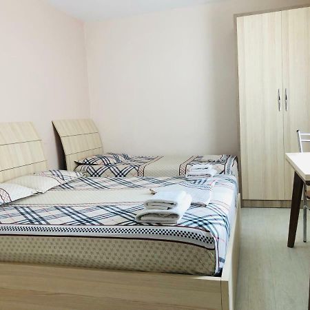 City Rooms And Studio Apartments Tirana Exterior photo
