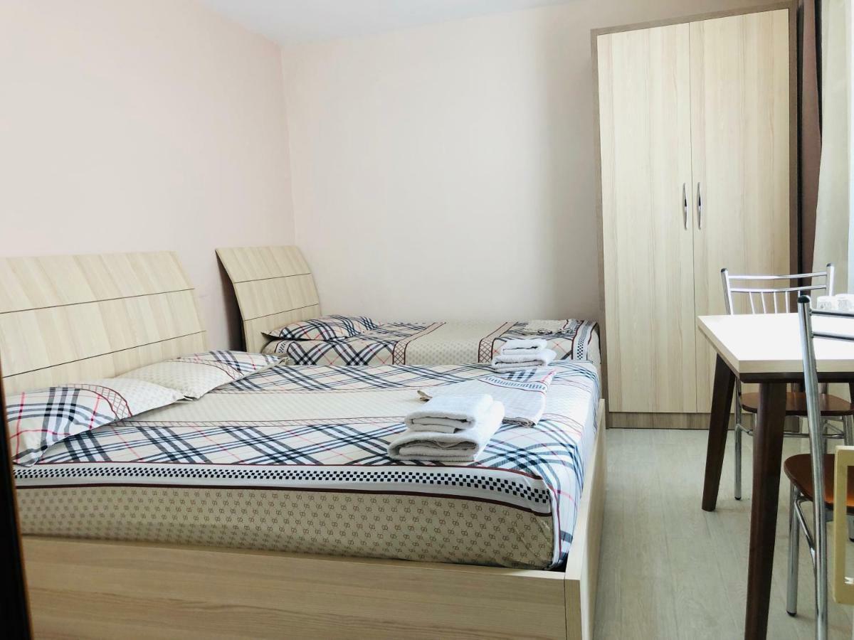 City Rooms And Studio Apartments Tirana Exterior photo