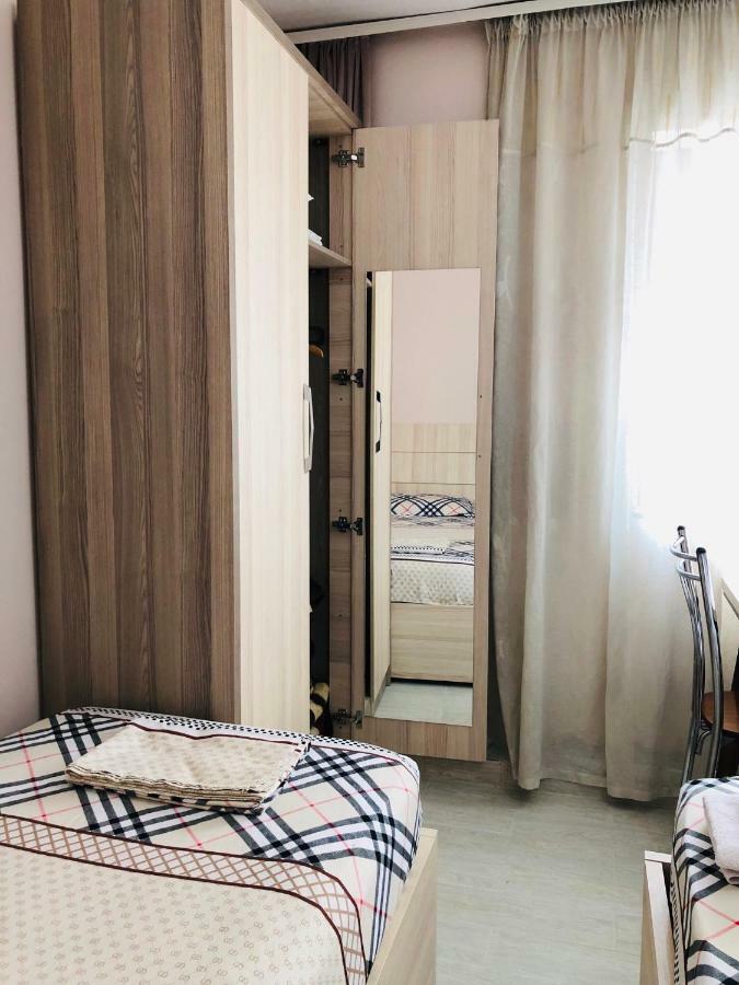City Rooms And Studio Apartments Tirana Exterior photo